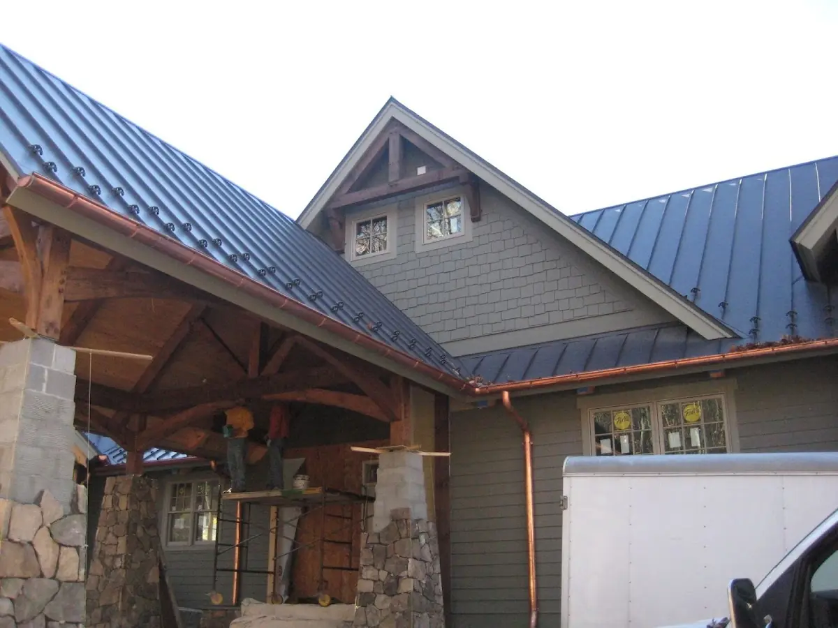 Craftsman Roofing team delivering quality roofing work in East Venice